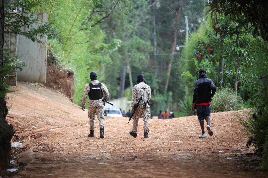 A new armed assault in Kenscoff has left homes and property destroyed while forcing residents to flee. Local communities are urging authorities to reinforce security in the area.